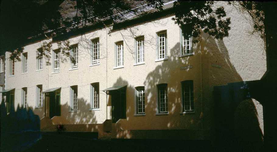 1963