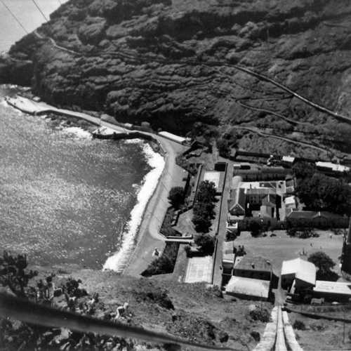 1943