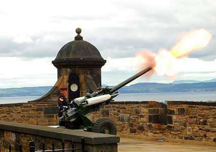 Edinburghs 1pm Gun