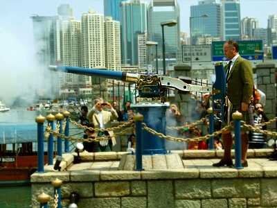 Hong Kongs Noonday Gun